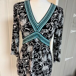 Ann Taylor LOFT Blouse M Black and White Floral V-Neck Top with Teal Accents M
